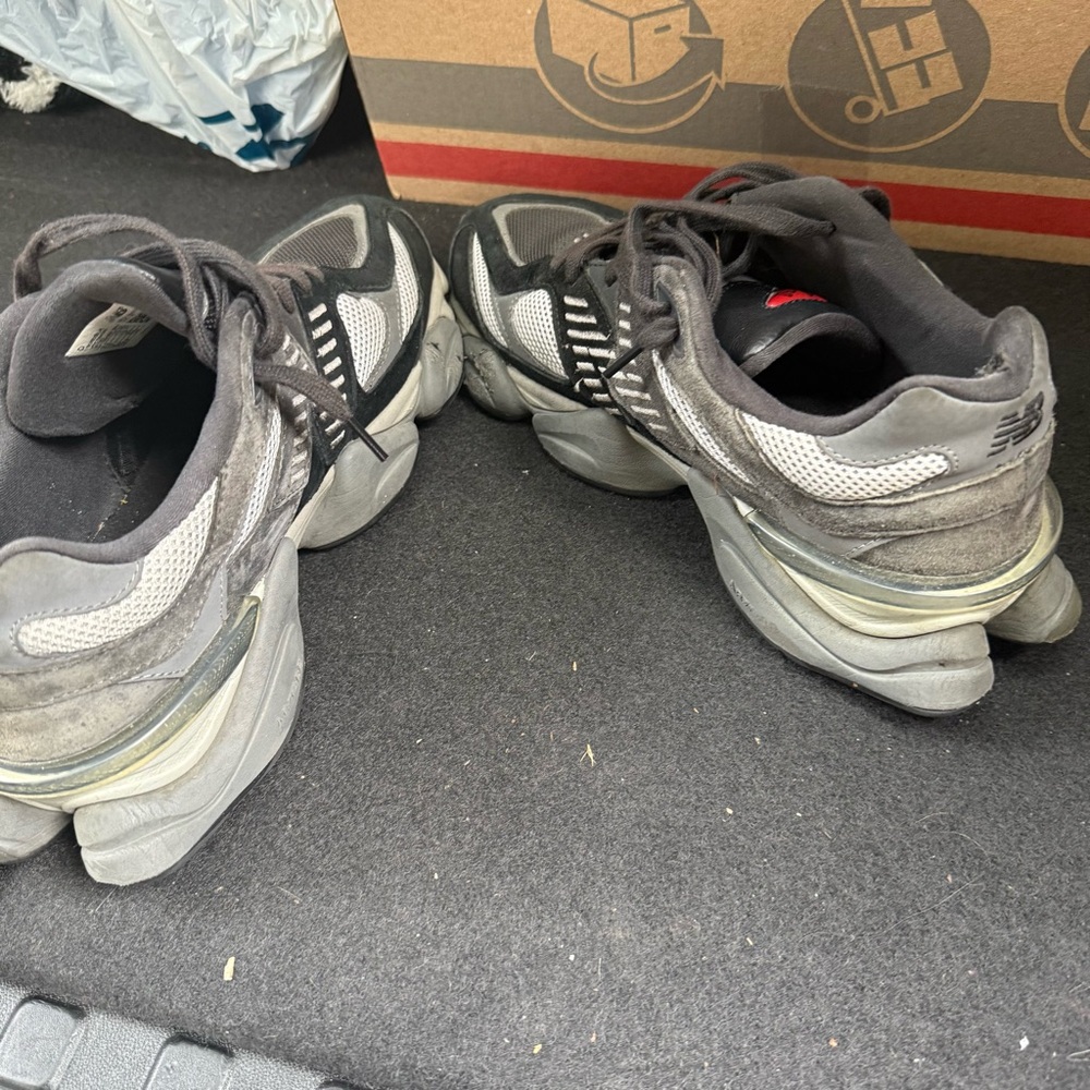 New Balance 9060 Black and Gray Athletic Shoes - Picture 2 of 3
